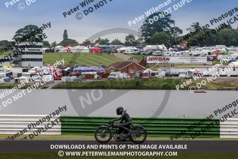 Vintage motorcycle club;eventdigitalimages;mallory park;mallory park trackday photographs;no limits trackdays;peter wileman photography;trackday digital images;trackday photos;vmcc festival 1000 bikes photographs